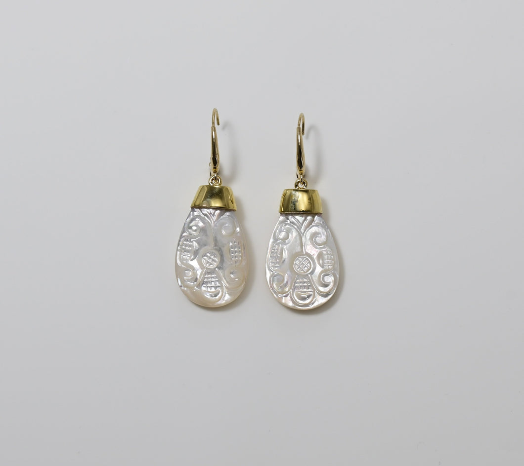 carved mother of pearl, 18k gold, 1.5